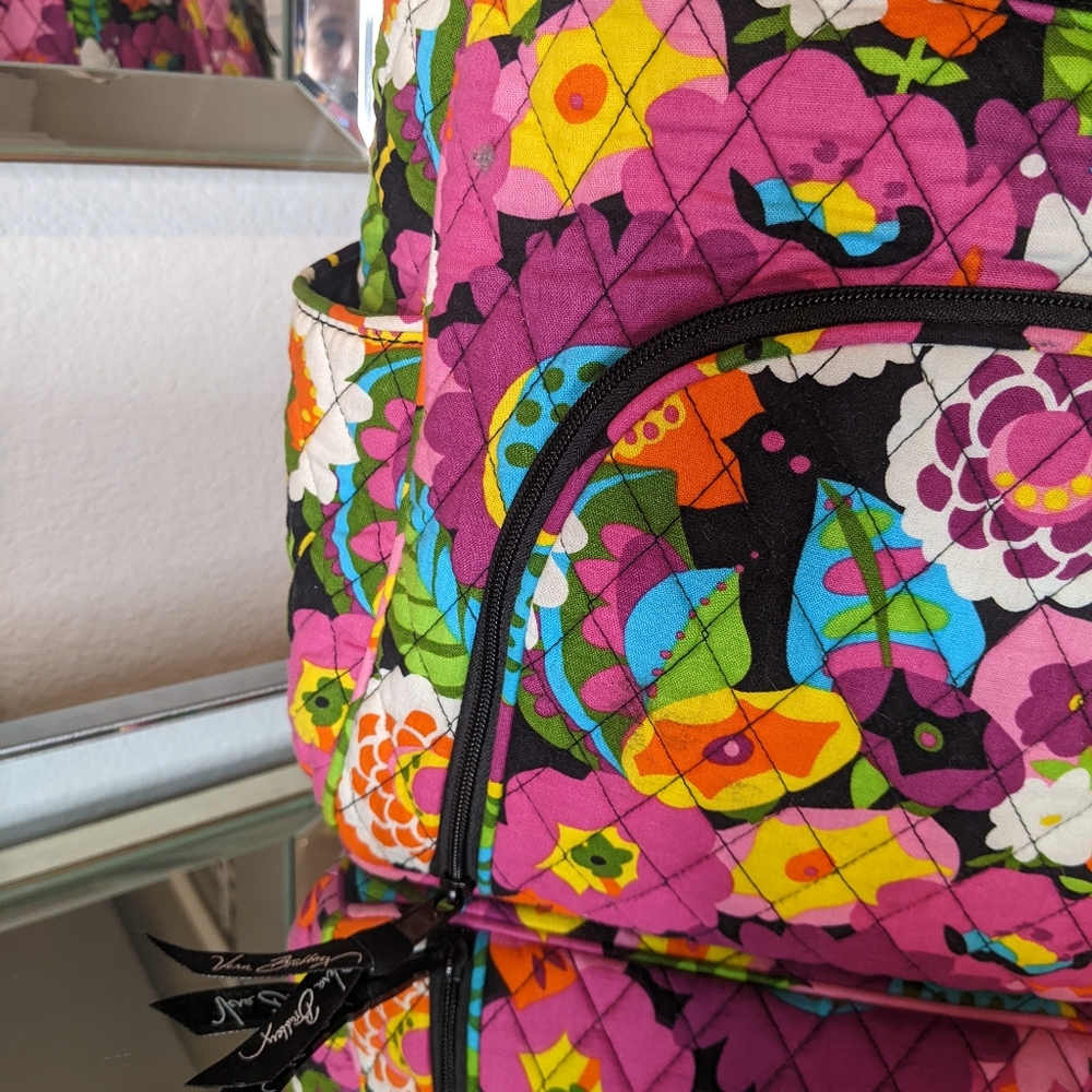 Vera Bradley colorful flowers print quilted backpack - Picture 2 of 11